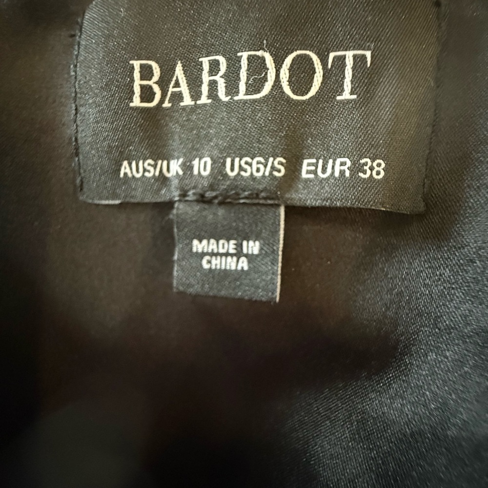 Bardot Plunging V-Neck Lace Mini Dress Size 6 EUC - Picture 7 of 8